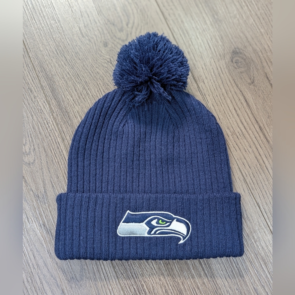 Seattle Seahawks Fanatic Logo Cuffed Knit Hat With Pom